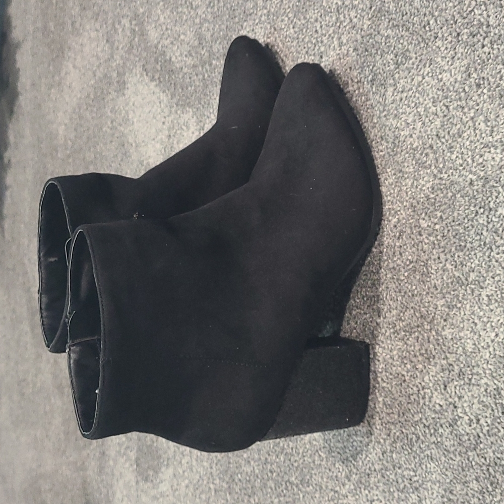 Black booties with sparkle heel